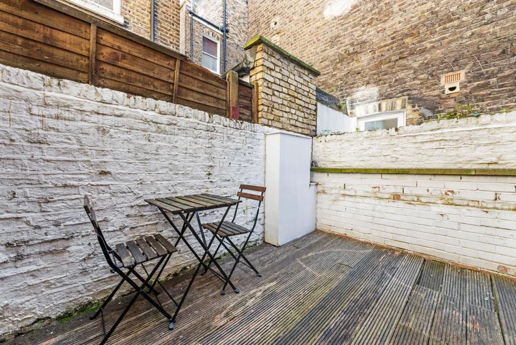 Studio flat for rent