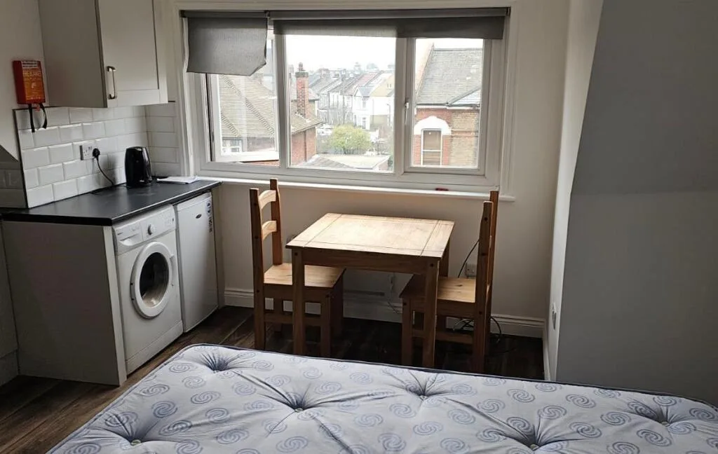 Studio flat for rent