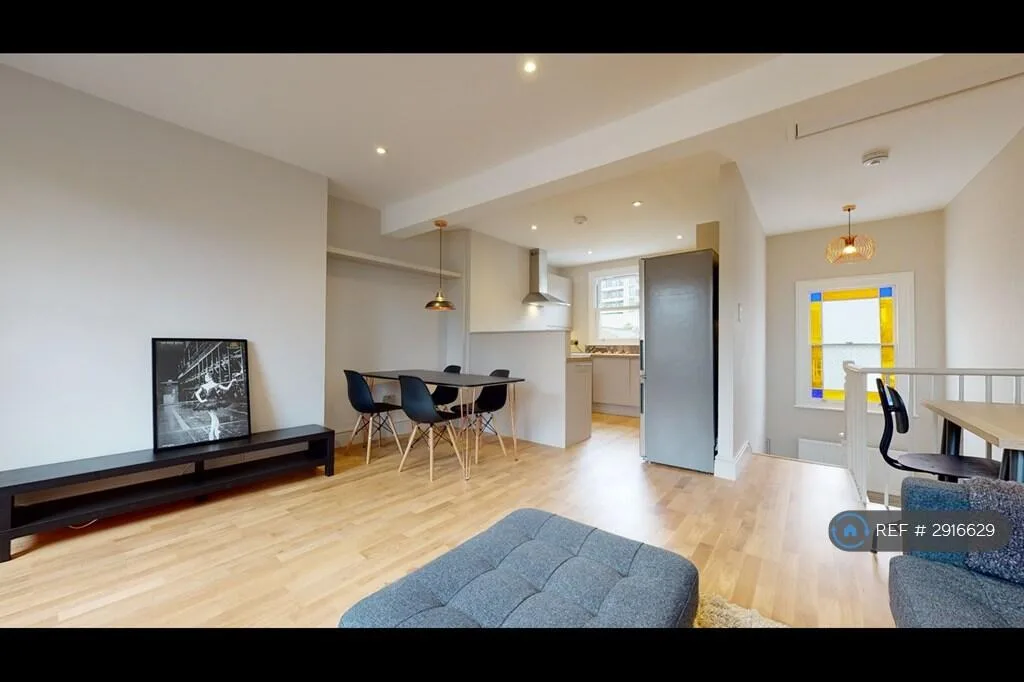 3 bedroom flat for rent
