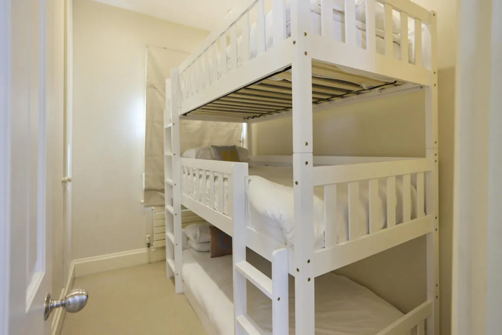 5 bedroom town house for rent