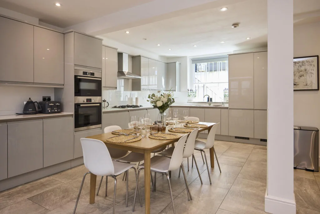 5 bedroom town house for rent