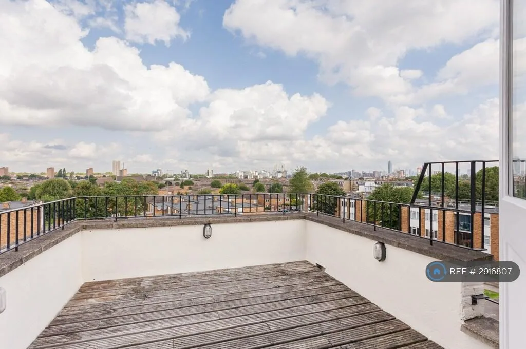 2 bedroom maisonette for rent