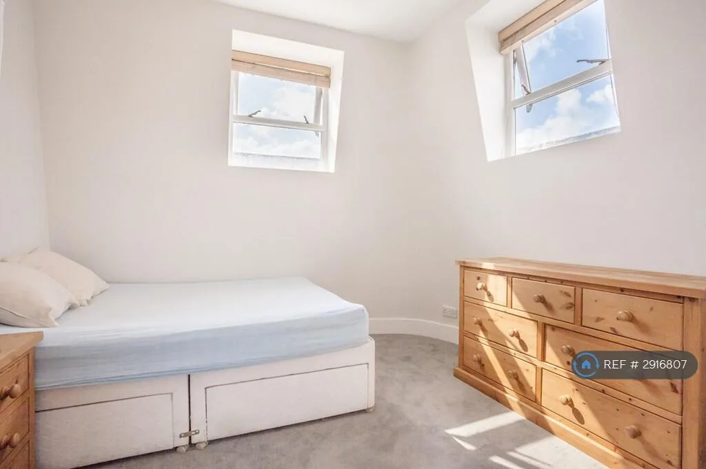 2 bedroom maisonette for rent