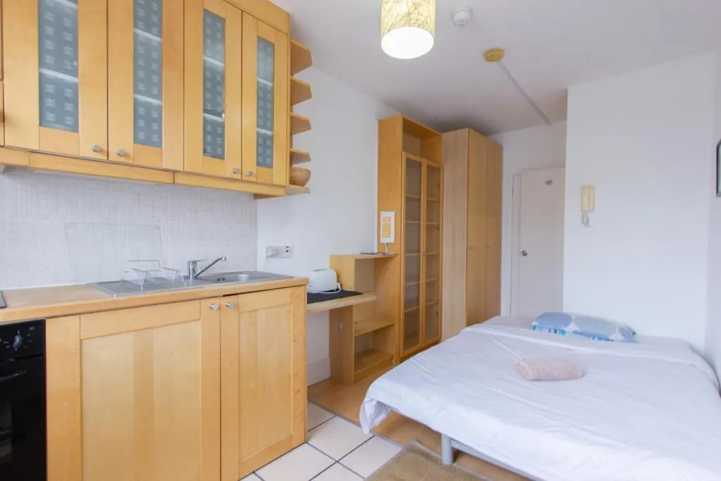 Studio flat for rent