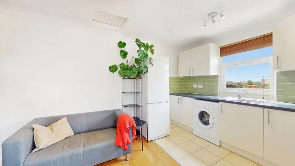 3 bedroom flat for rent