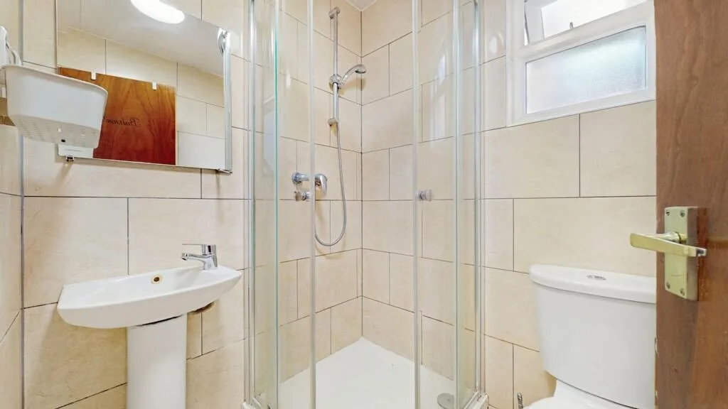 3 bedroom flat for rent