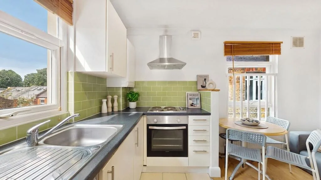 3 bedroom flat for rent