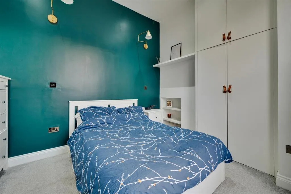 2 bedroom maisonette for rent