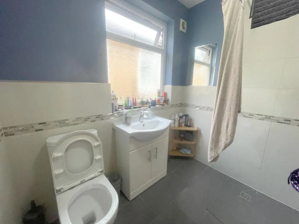 2 bedroom maisonette for rent