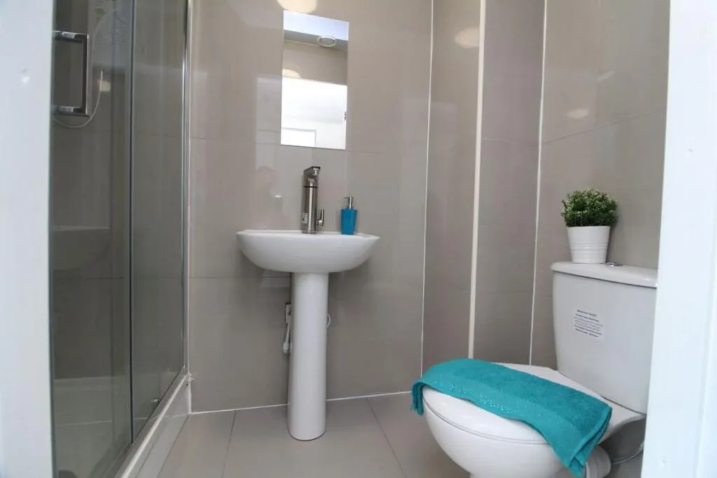 1 bedroom house share for rent