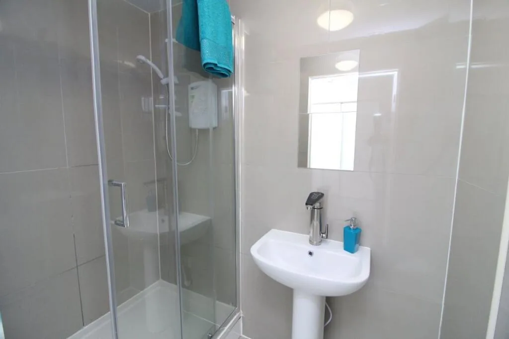 1 bedroom house share for rent