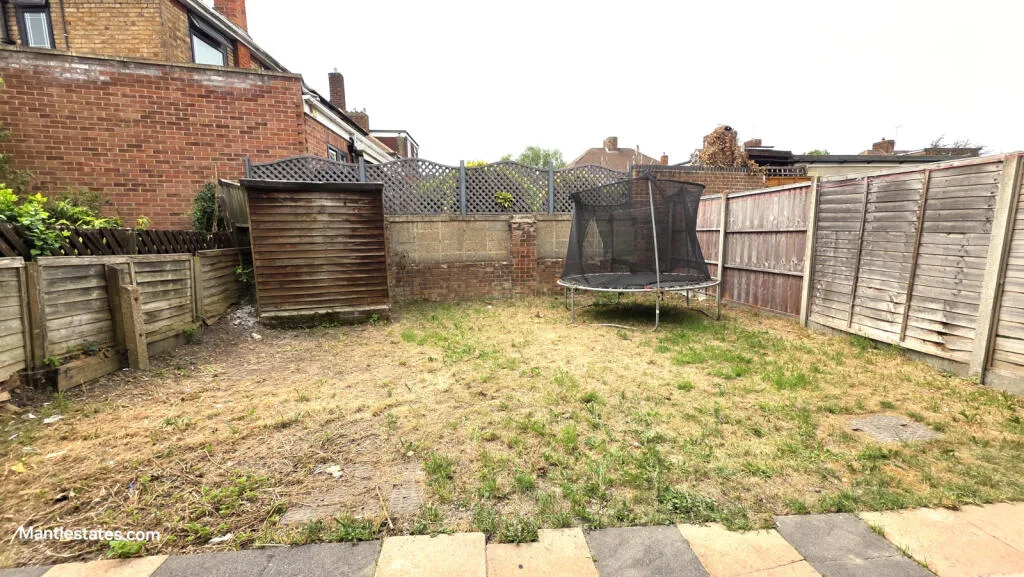 3 bedroom semi-detached house for rent