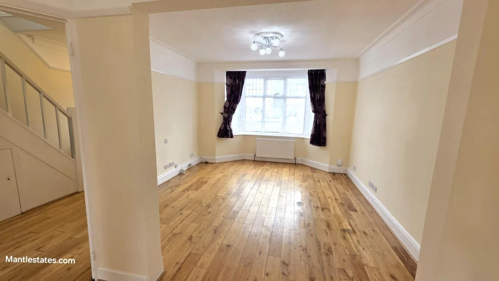 3 bedroom semi-detached house for rent
