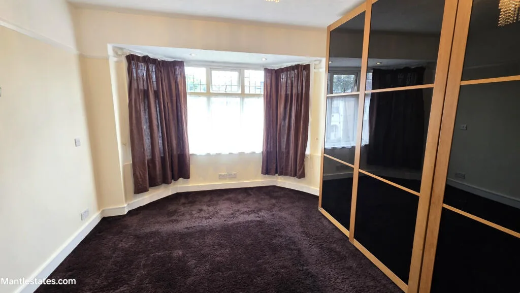 3 bedroom semi-detached house for rent