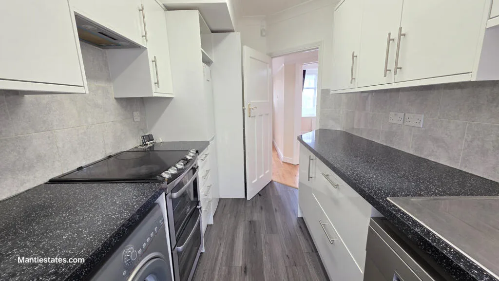 3 bedroom semi-detached house for rent