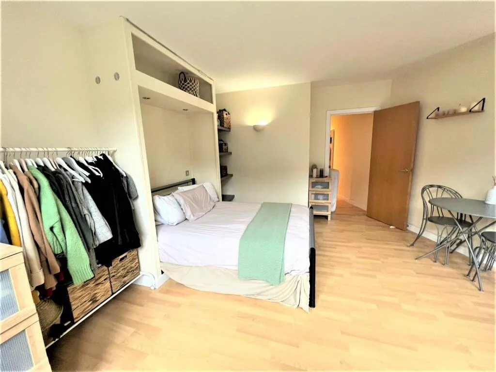 Studio flat for rent