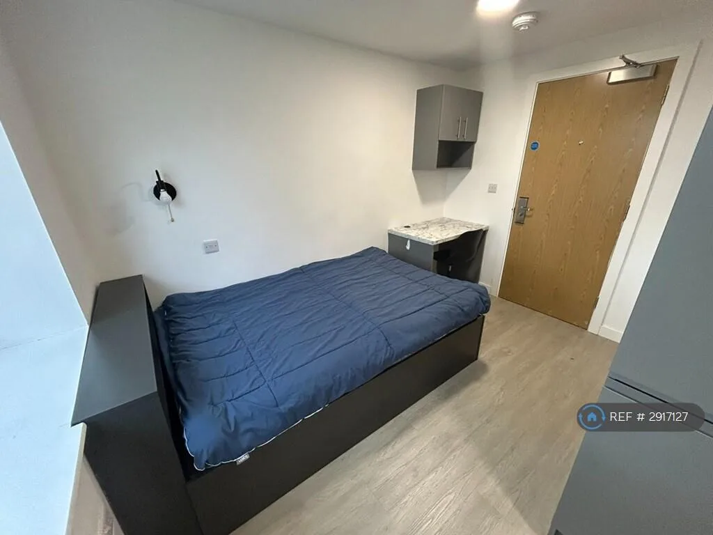 Studio flat for rent