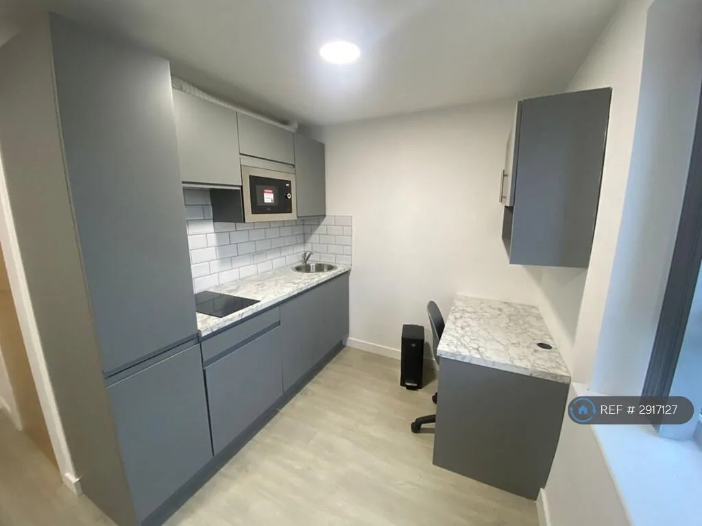 Studio flat for rent