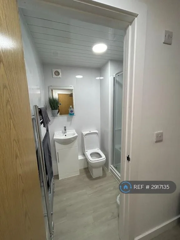 Studio flat for rent