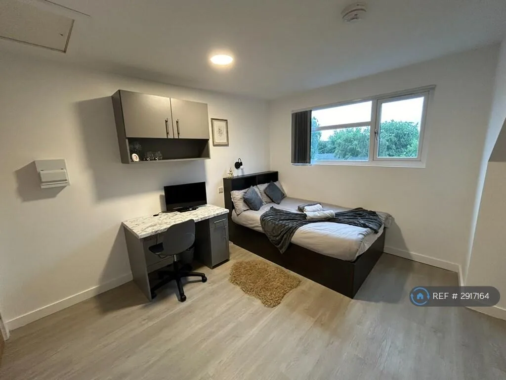 Studio flat for rent