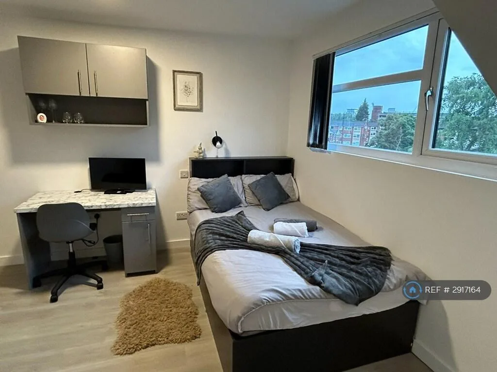Studio flat for rent