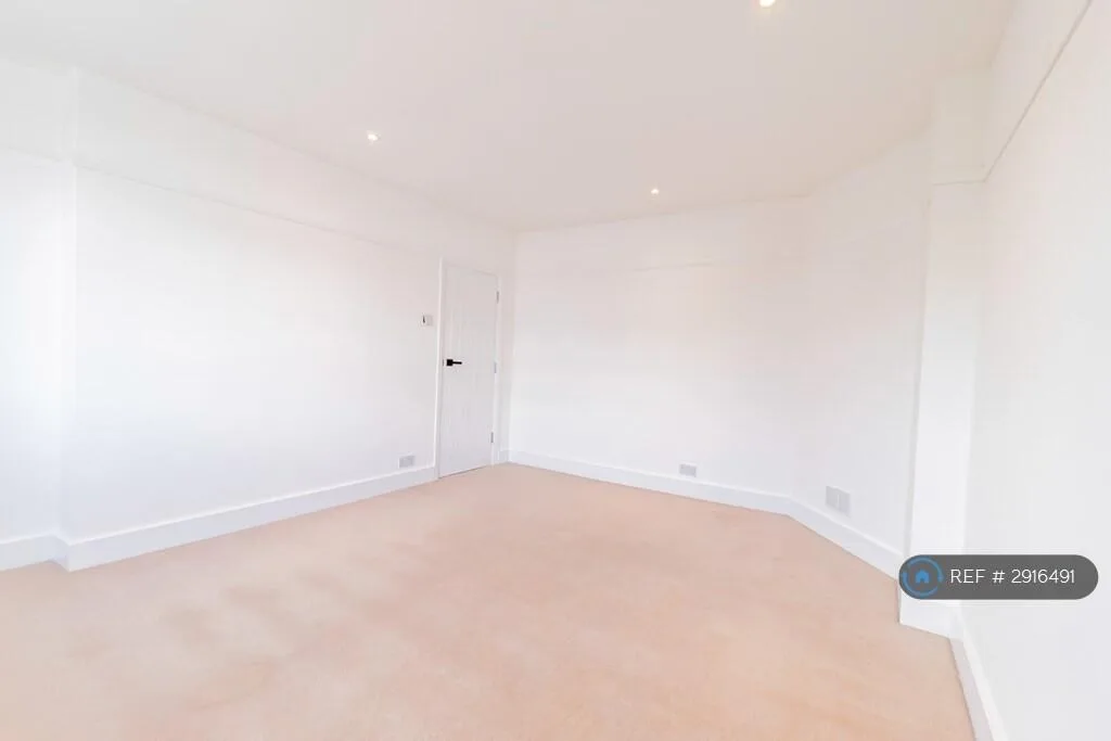 3 bedroom semi-detached house for rent
