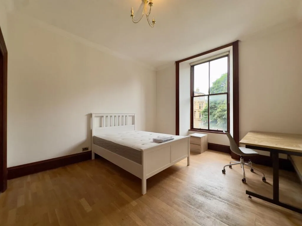 5 bedroom flat for rent