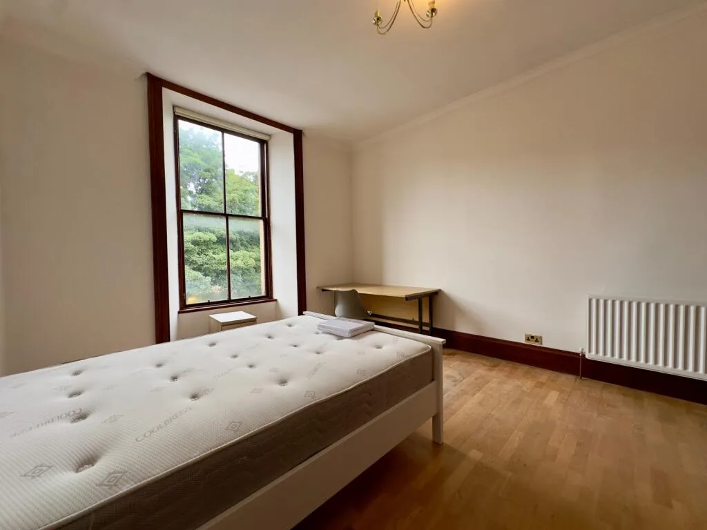5 bedroom flat for rent