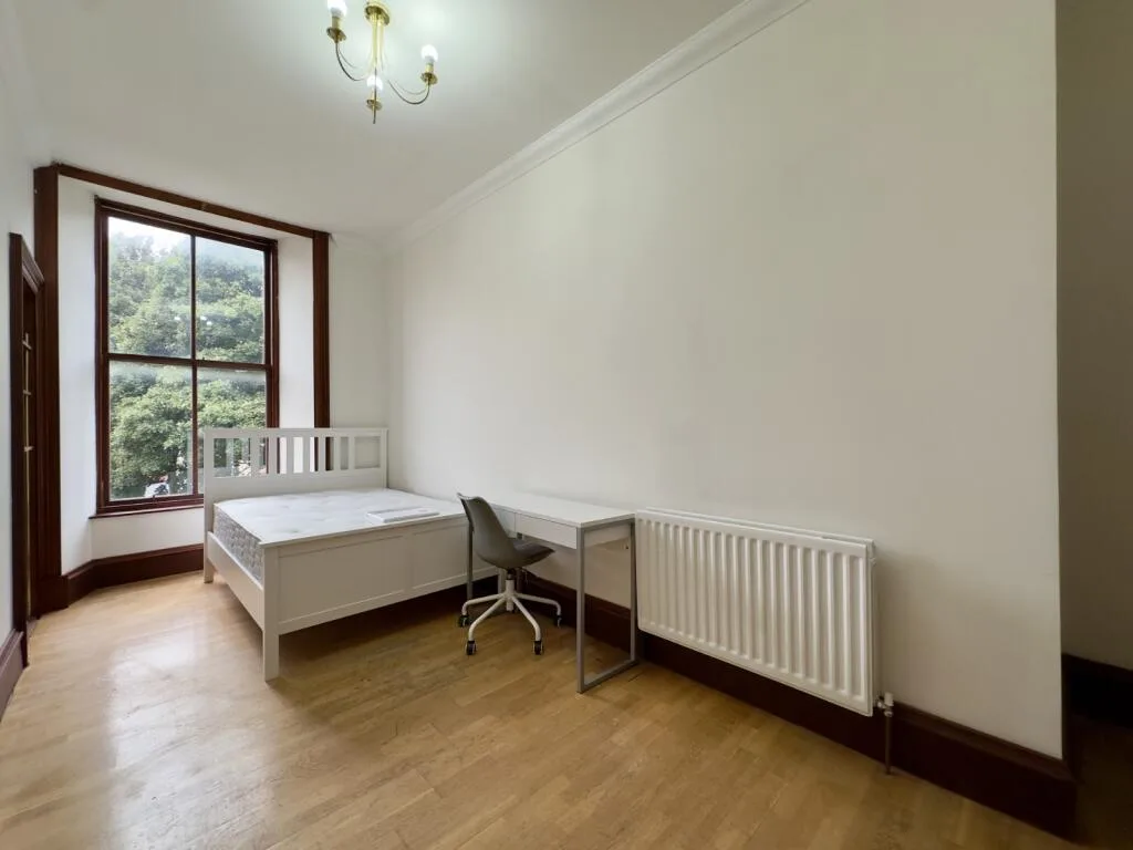 5 bedroom flat for rent