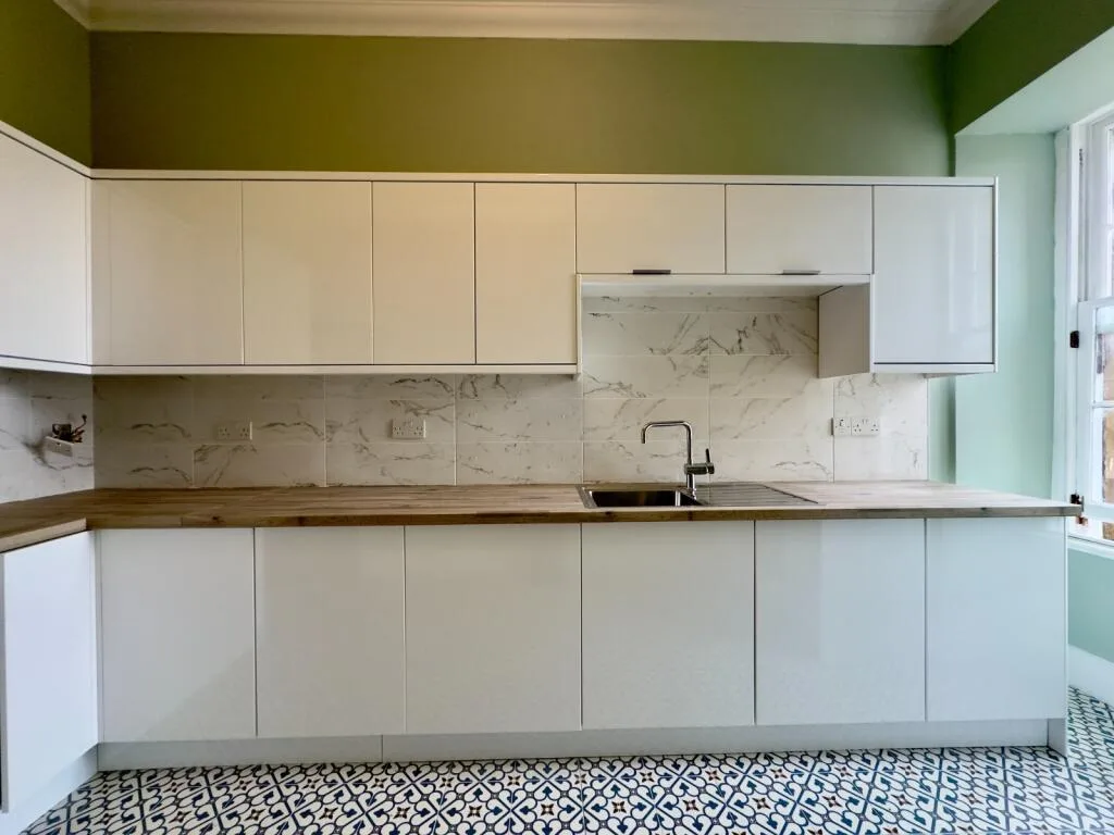 5 bedroom flat for rent