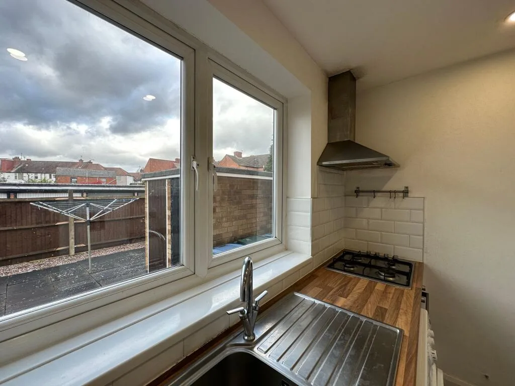 2 bedroom maisonette for rent