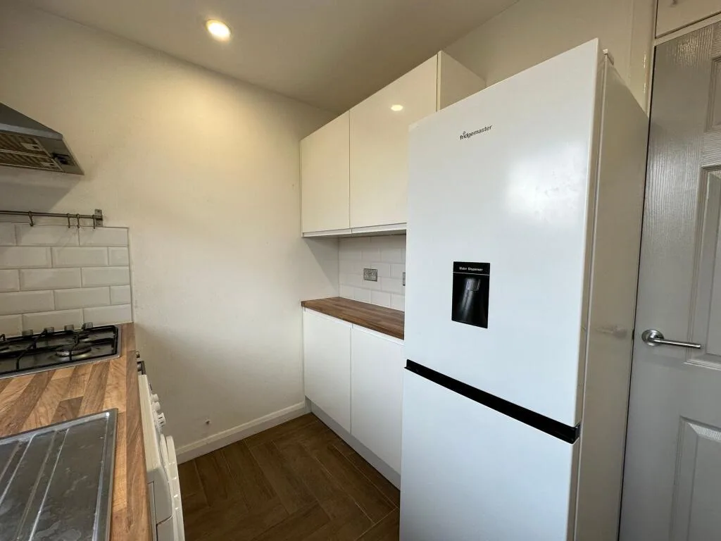 2 bedroom maisonette for rent