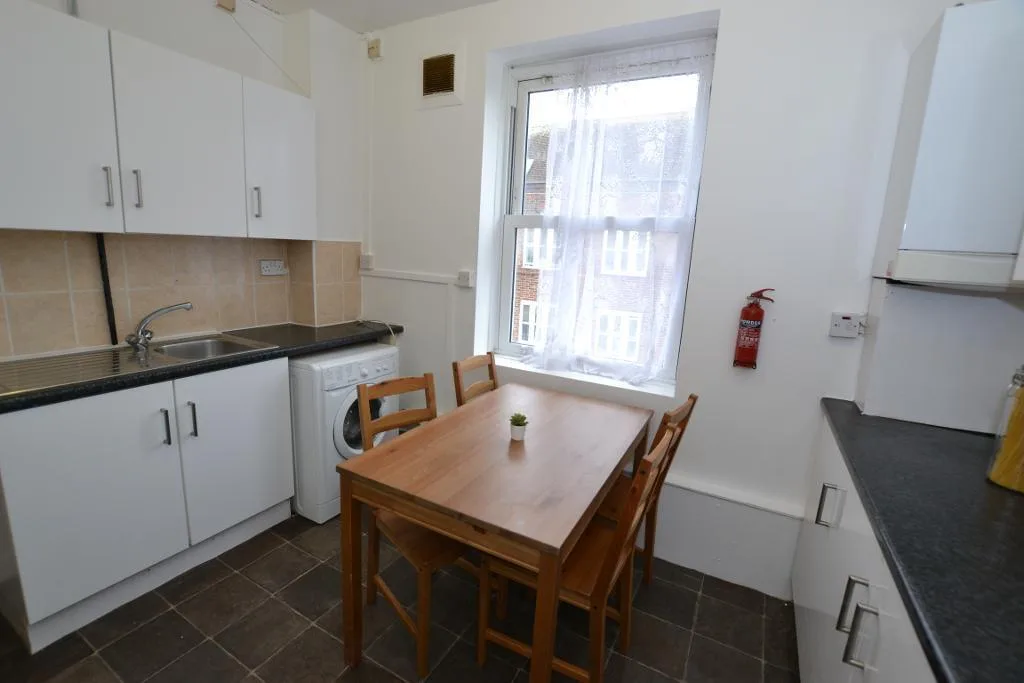 1 bedroom flat share for rent