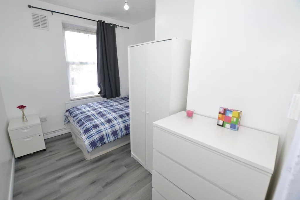 1 bedroom flat share for rent