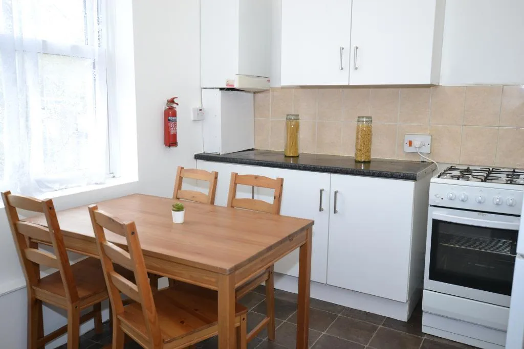 1 bedroom flat share for rent