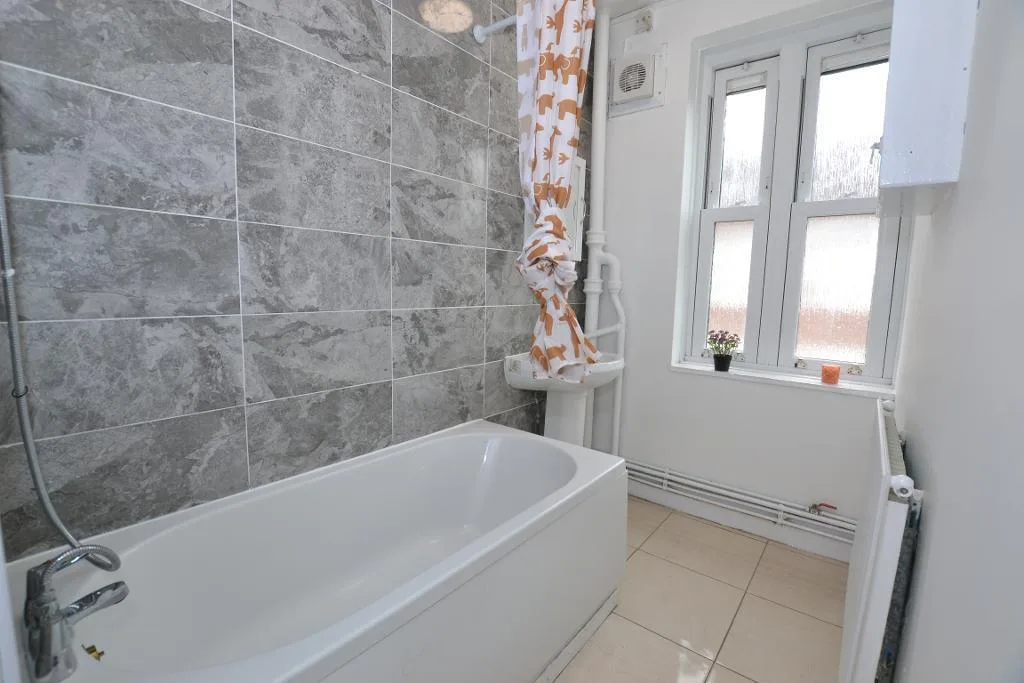 1 bedroom flat share for rent