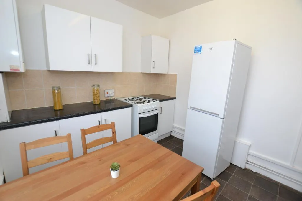 1 bedroom flat share for rent