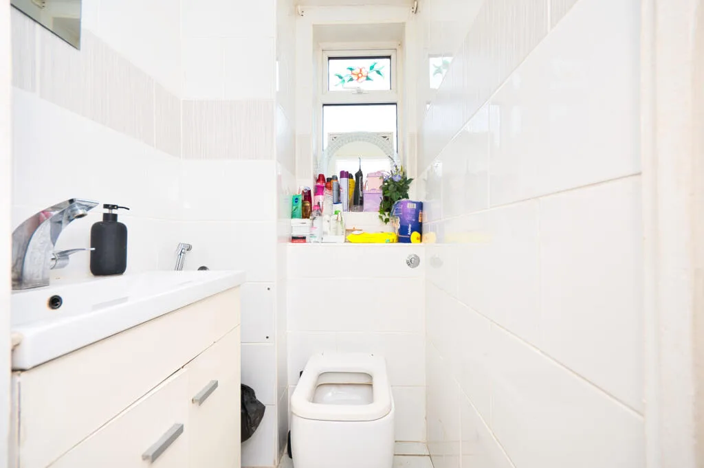 1 bedroom house share for rent