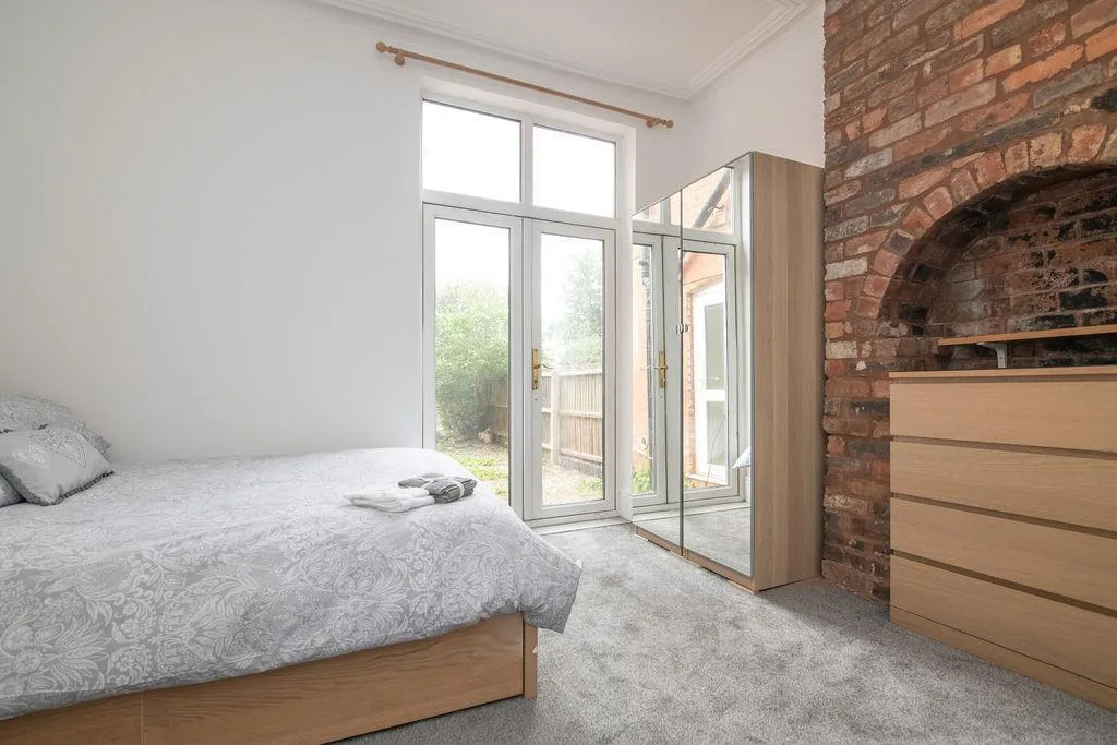 1 bedroom house share for rent