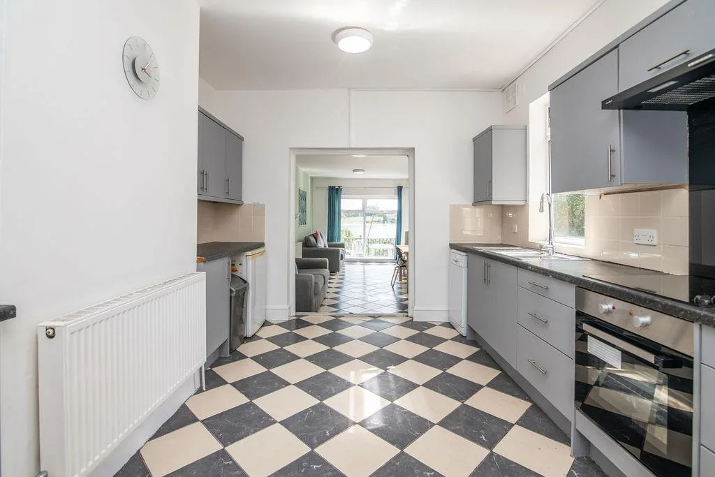 1 bedroom house share for rent