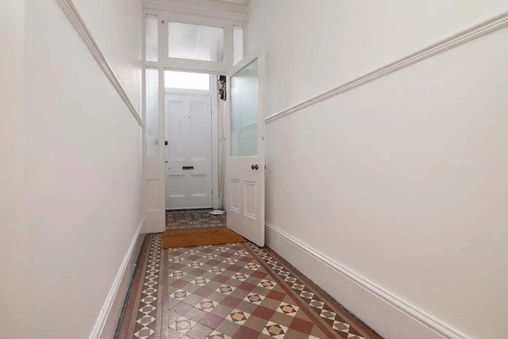 1 bedroom house share for rent