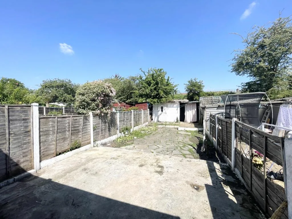 4 bedroom house for rent