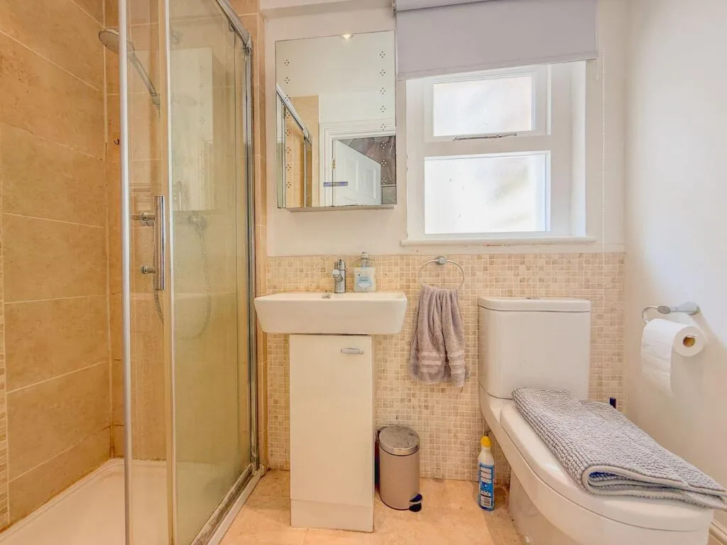 1 bedroom maisonette for rent
