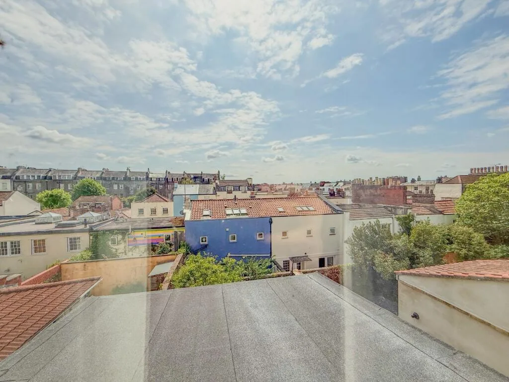 1 bedroom maisonette for rent