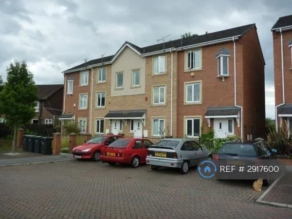 4 bedroom terraced house for rent