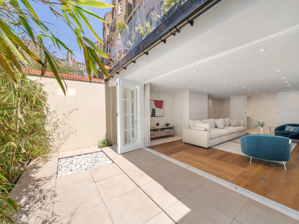 5 bedroom town house for rent