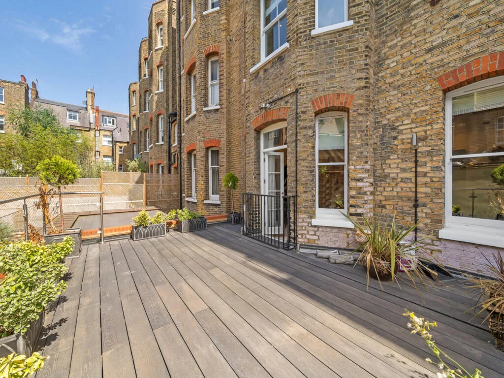 5 bedroom town house for rent