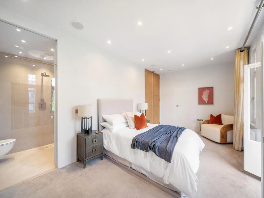 5 bedroom town house for rent