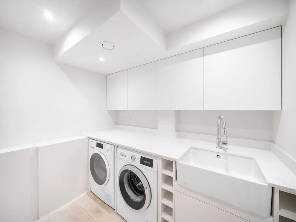 5 bedroom town house for rent