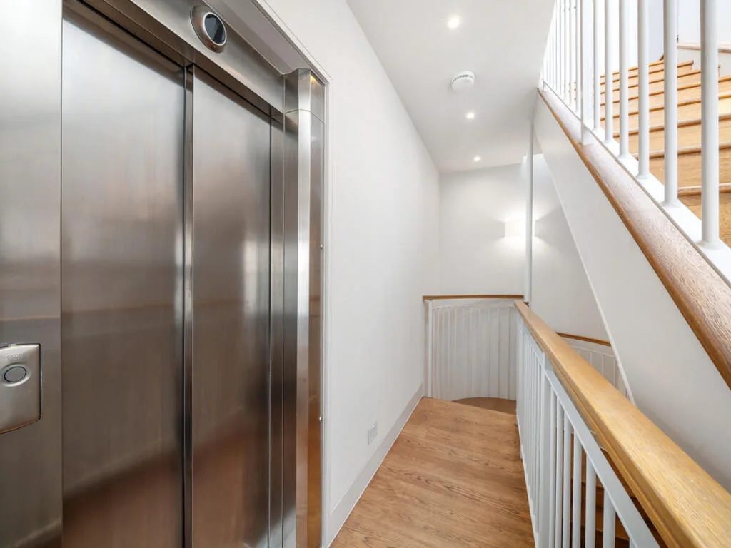 5 bedroom town house for rent